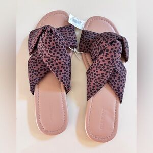 Old Navy Brown and Black Sandals with Bow Design